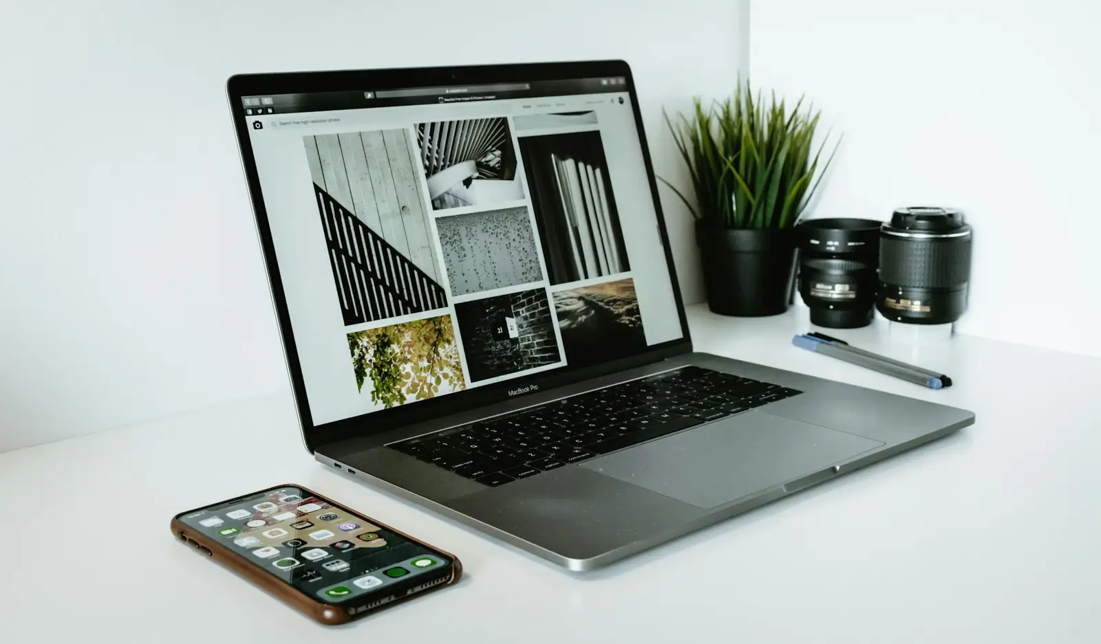 Ordinateur portable affichant une maquette de site