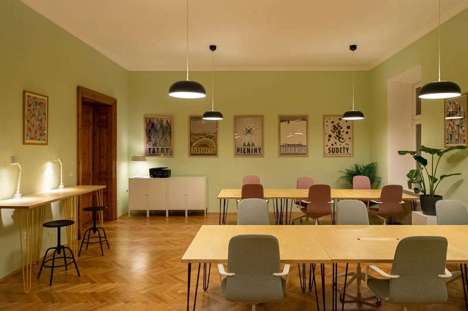 Espace de coworking lumineux