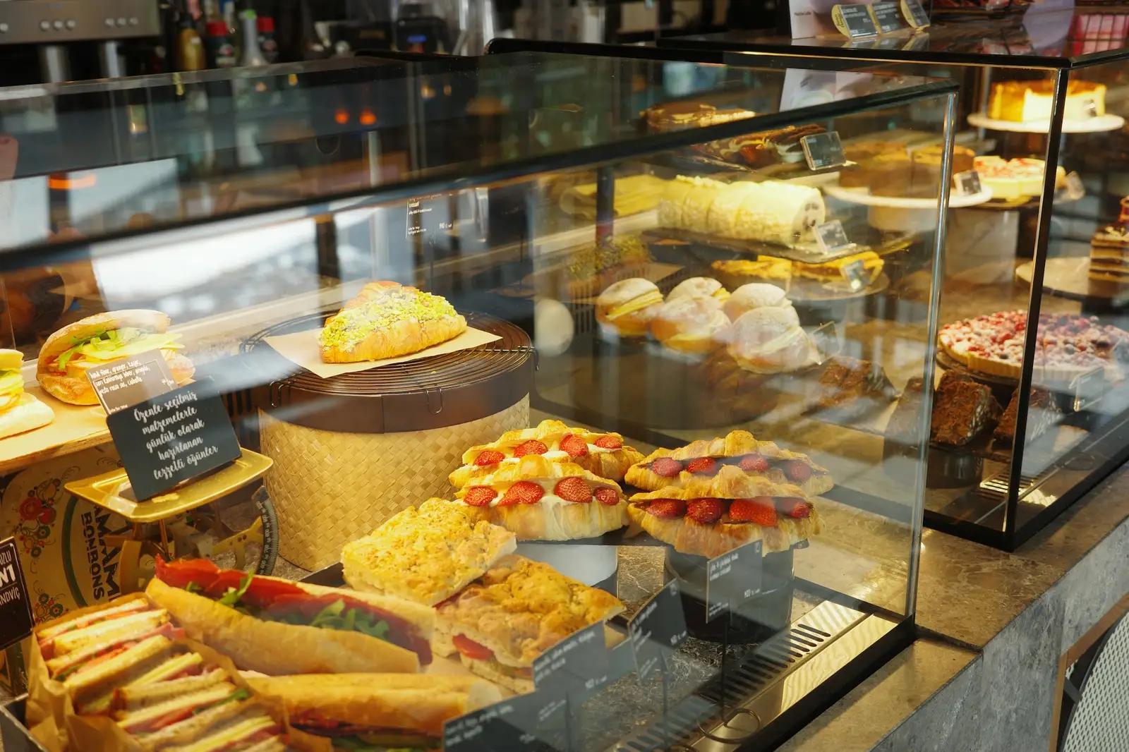 Vitrine de sandwichs et de viennoiseries