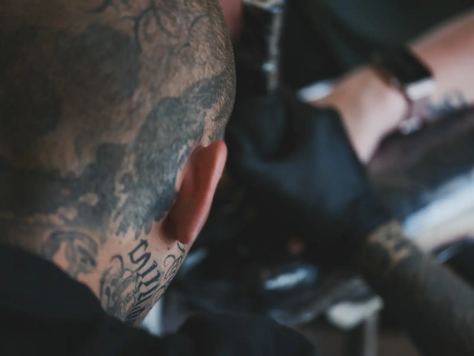 Gros plan sur des tatouages